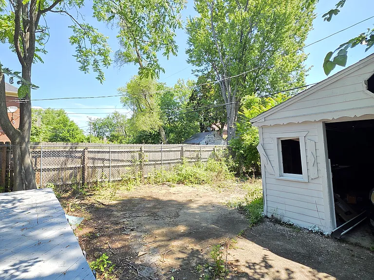 15770 Stansbury St — Photo 21