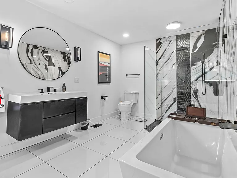 1020 W Matthews Ave — Photo 7