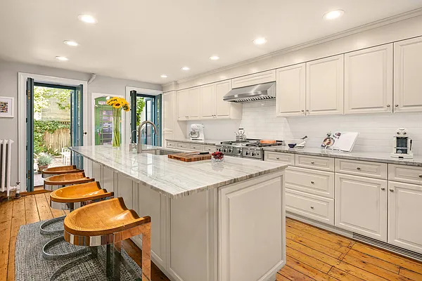 Sold by Compass | media 4