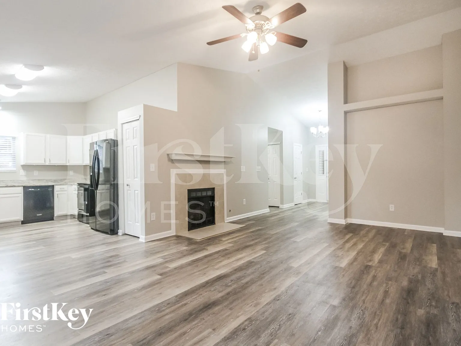 3 bed, 2.0 bath, 1410 sqft, $1,995 — Photo 3