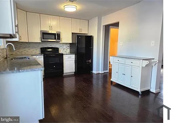 2263 Prince Of Wales Ct — Photo 6