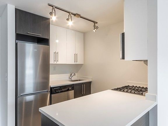 4th image of 360 W 34th St APT 4N