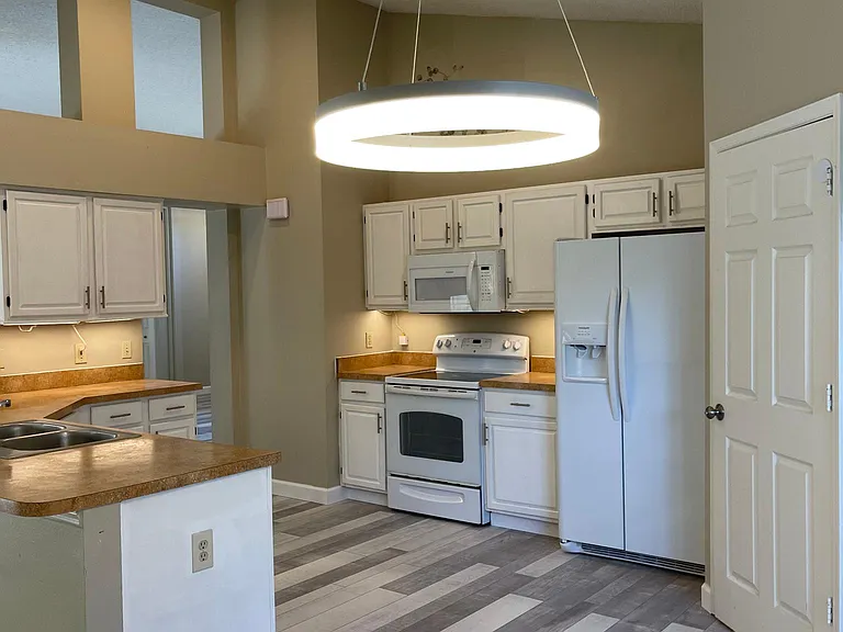 9303 Rockrose Dr — Photo 48