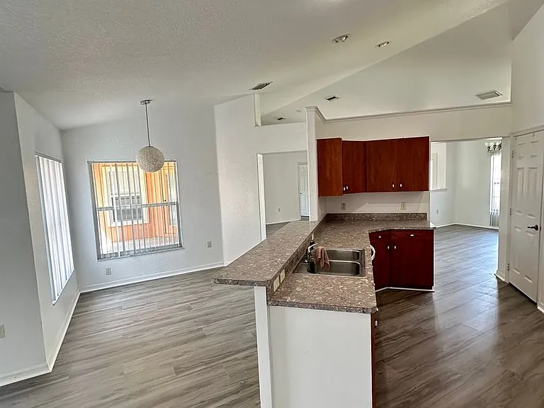376 Marion Oaks Trl — Photo 7