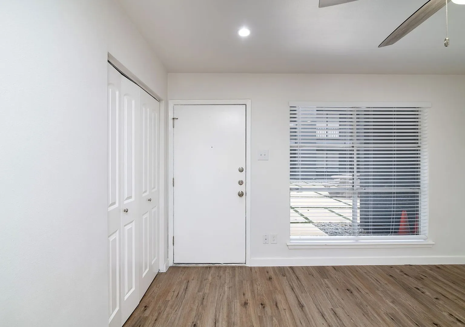 2722 Throckmorton St — Photo 4
