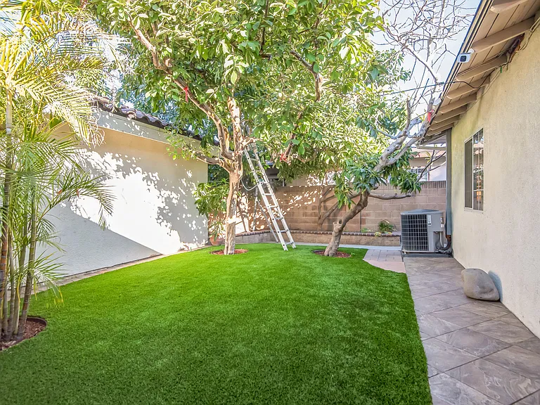 1531 W Trenton Pl — Photo 12