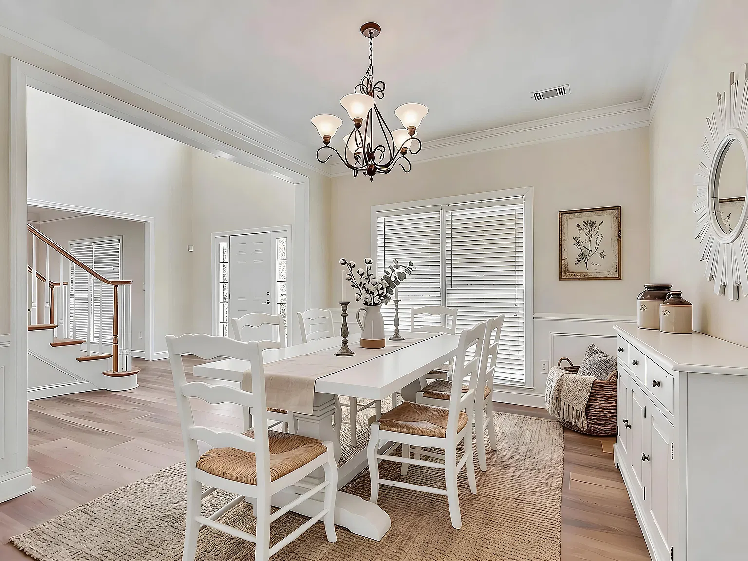 5 bed, 2849 sqft, $8,950 — Photo 4