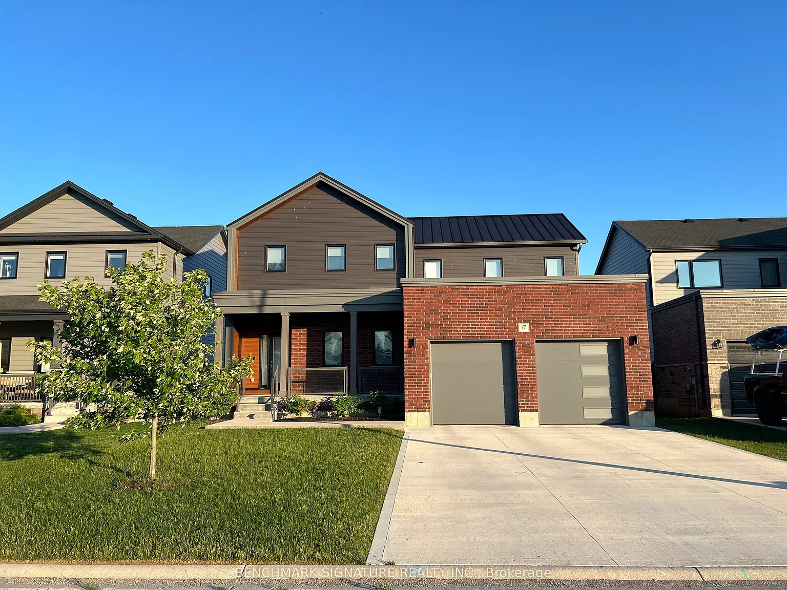 5 bed, $3,799 — Photo 1