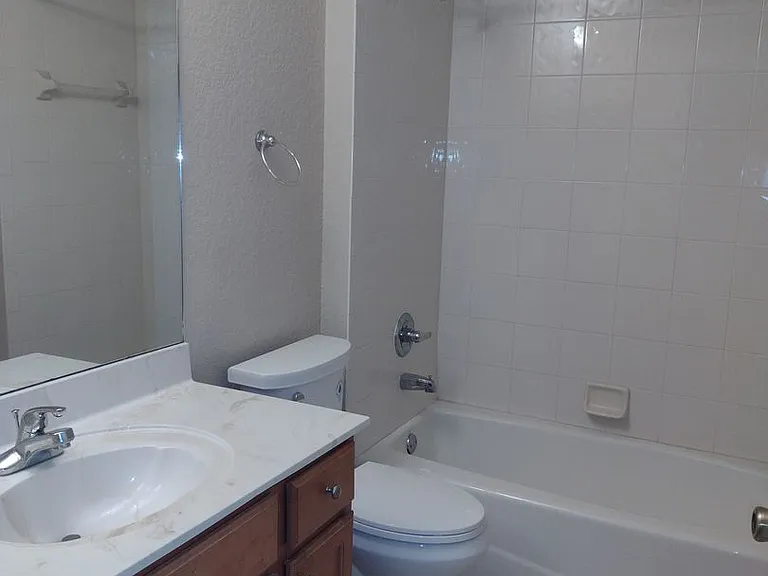 17408 SE 121st Cir — Photo 17