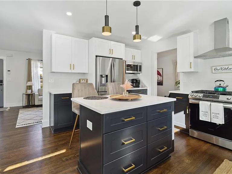 2995 Pasadena Dr — Photo 16