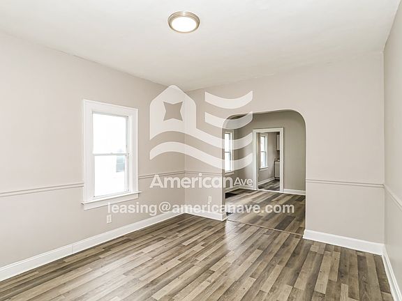 1101927_004_living_room_4.jpg