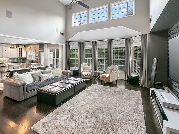 3rd image of 1922 Piperton Ln