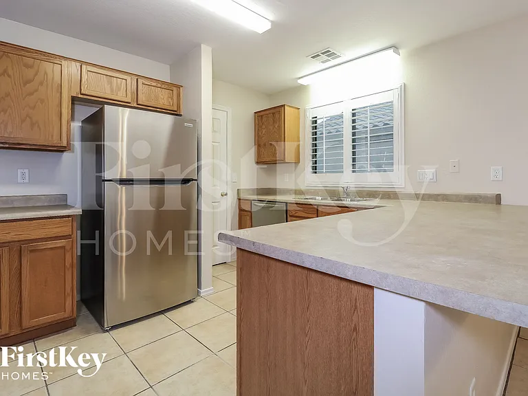23768 W Desert Bloom St — Photo 8