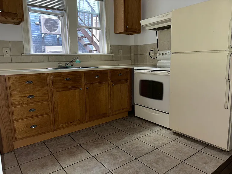 719 E Orange St #1 — Photo 9