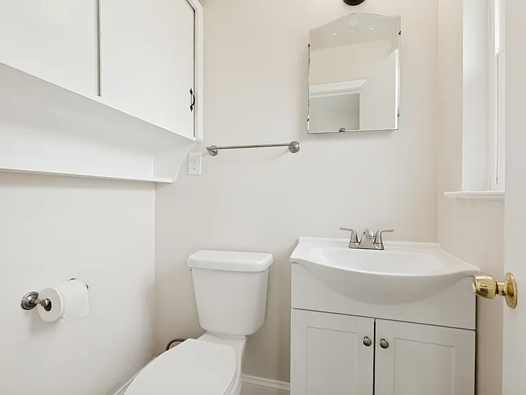 2414 San Medina Ave — Photo 9
