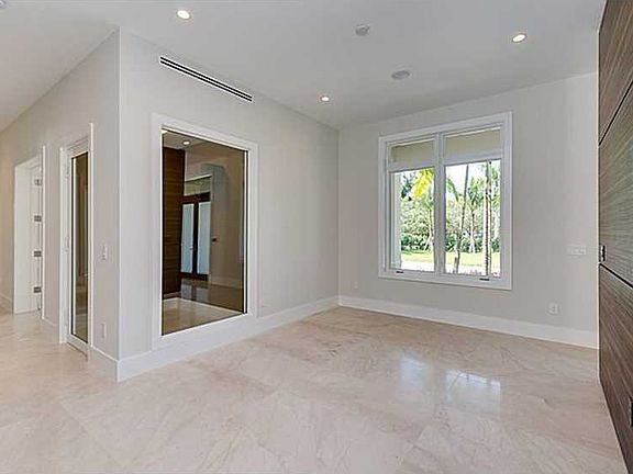 4th image of 11795 S Mitchell Manor Cir