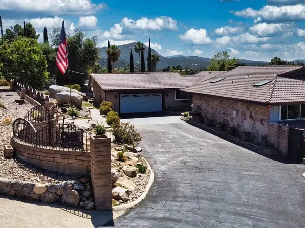 1958 Highlands View Rd, Alpine, CA 91901