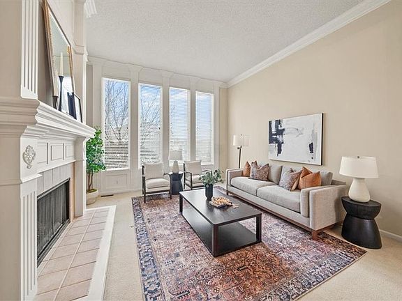 5th image of 14115 Parkhill St
