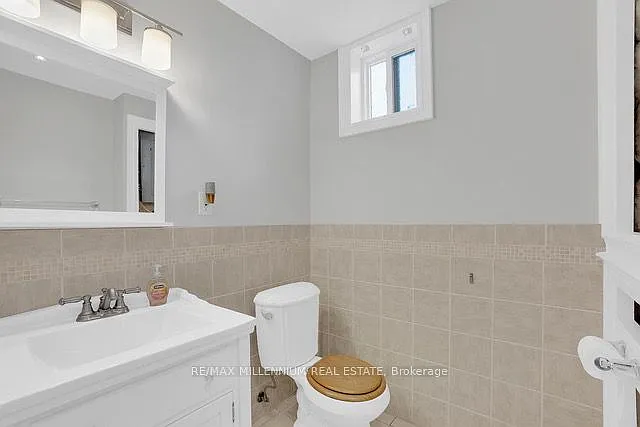 99 Willis Rd #LOWER — Photo 10