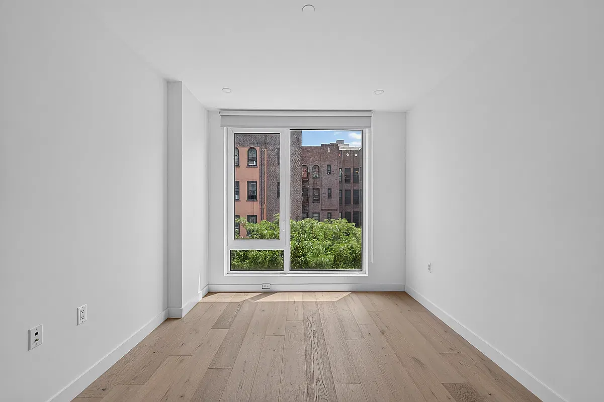 148-33 90th Avenue — Photo 3