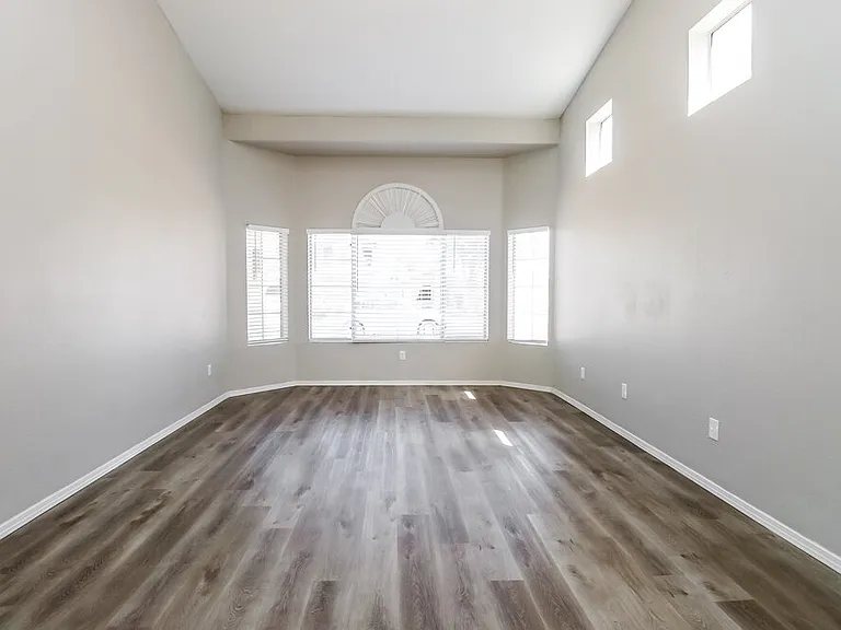 927 E Glenmere Dr — Photo 7