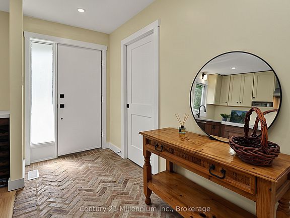 2nd image of 127 Fairway Cres #28