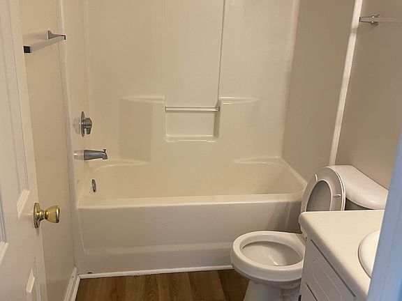 5th image of 125 Jerrett Ln