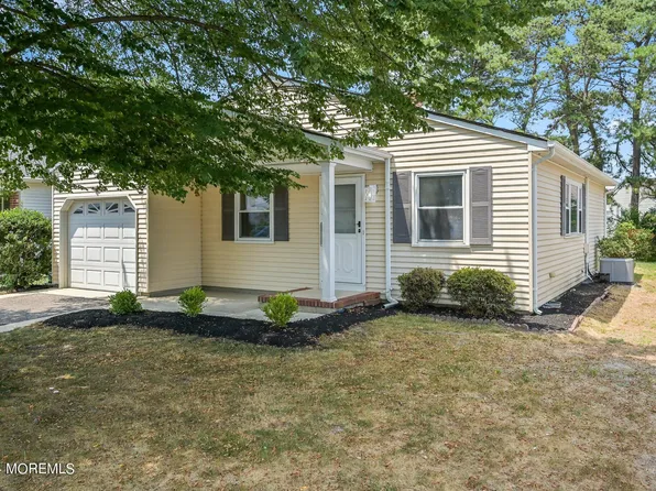 25 Noranda Street, Toms River, NJ 08757