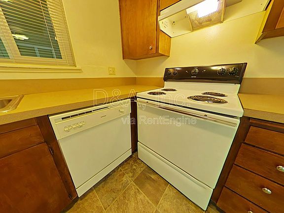 4th image of 803 SW 8th St #9