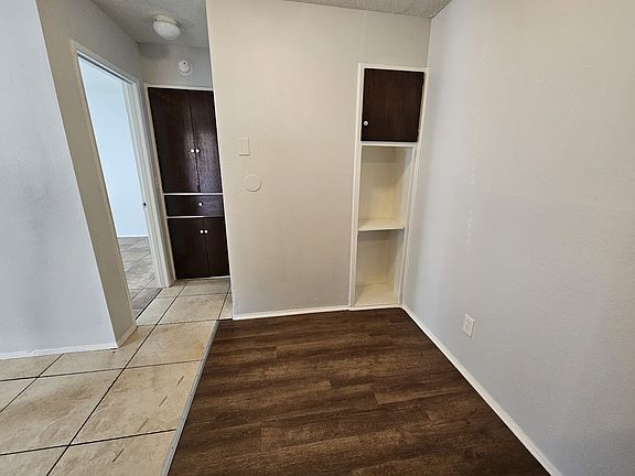 3rd image of 2116 SW 51st St APT 10