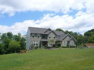 39 Augusta Ln, Fleetwood, PA 19522
