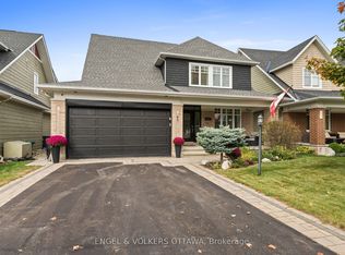 511 Erinwoods Cir, Ottawa, ON K2J 5M5