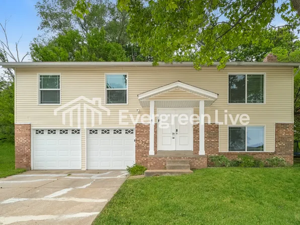 1333 Nutmeg Dr, Saint Charles, MO 63303
