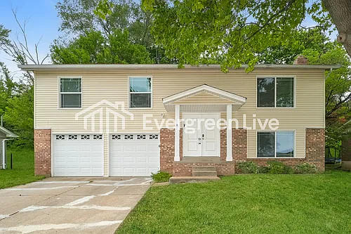 1333 Nutmeg Dr Photo 1