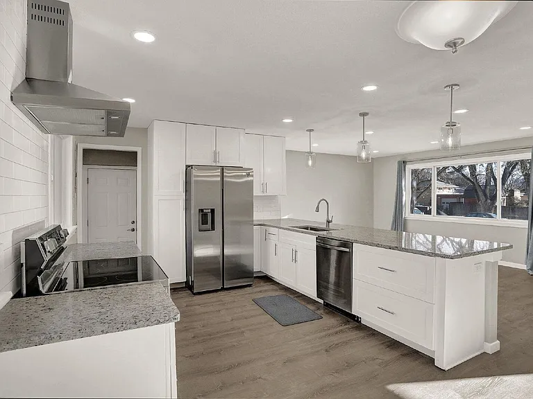 817 Westmoor Dr — Photo 8