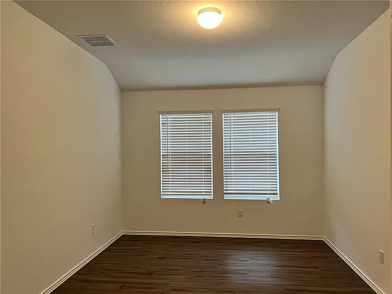 223 Chickasaw Ln — Photo 11