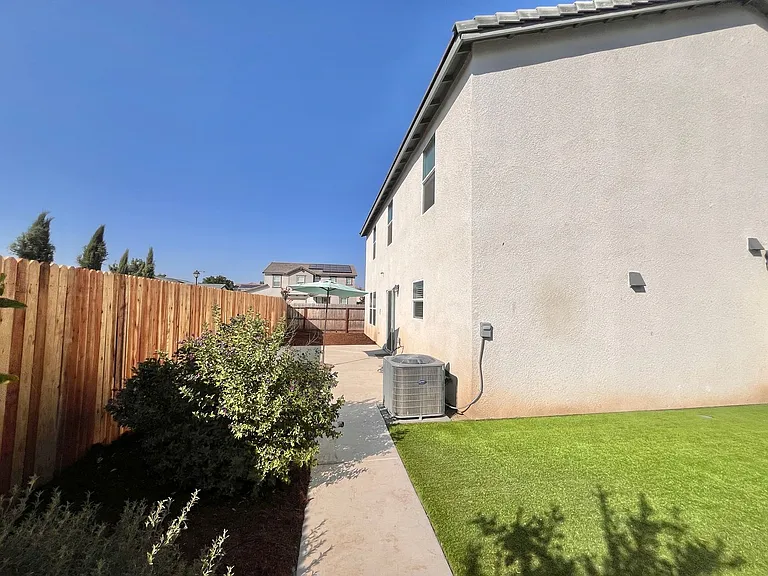 1602 Dodder Dr — Photo 24