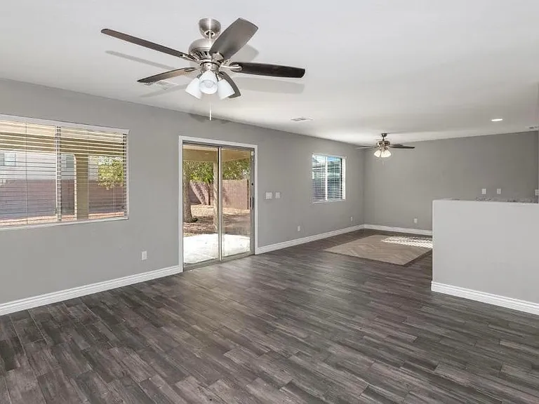 23949 W Hadley St — Photo 3
