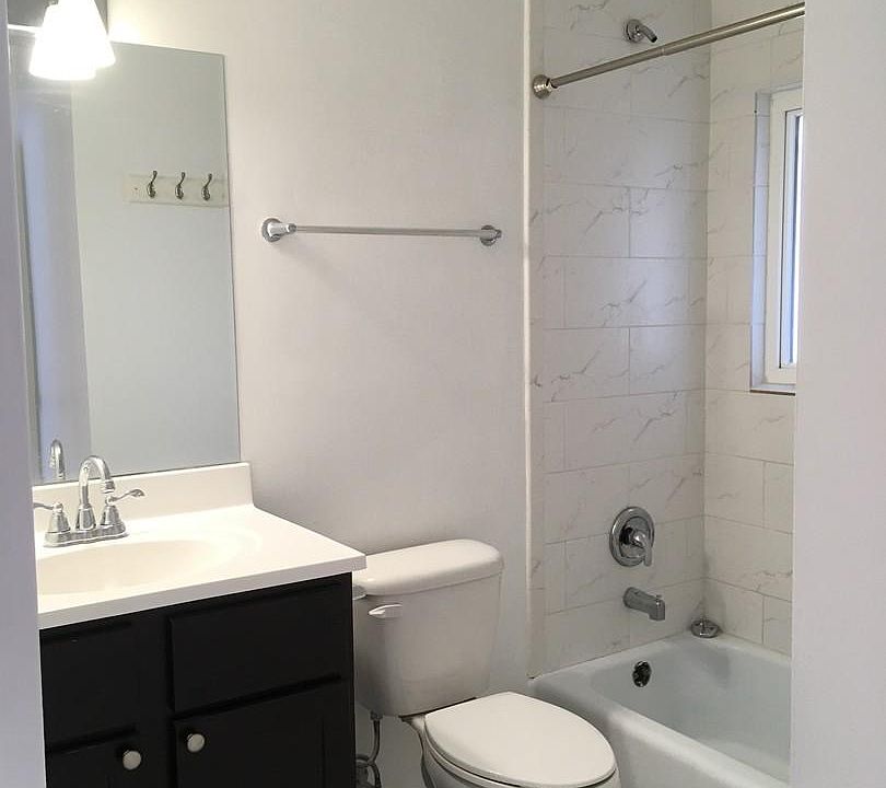 1st image of 1950 Linden Ave #1942-D