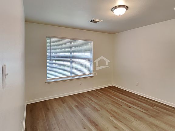 5th image of 9626 Eaglewood Glen Trl