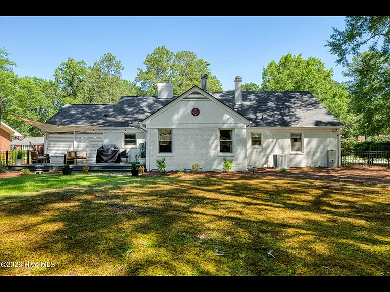 611 Clark Dr — Photo 29
