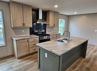 14 Parkview Dr, Avon, NY 14414