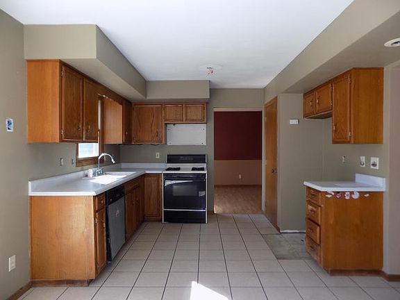 2nd image of 7711 Edwin Ln