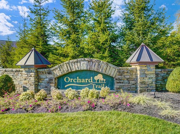 9809 Orchard Trl, Montgomery, OH 45242