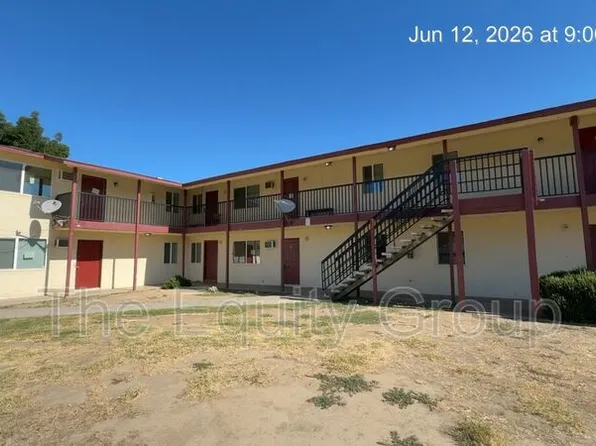 352 S Blackstone St, Tulare, CA