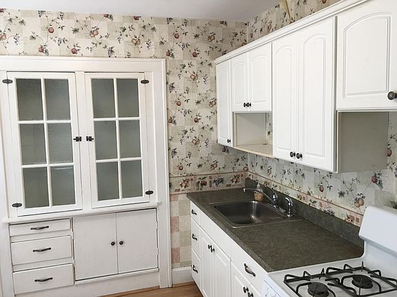 5th image of 3513 Meadow Ave