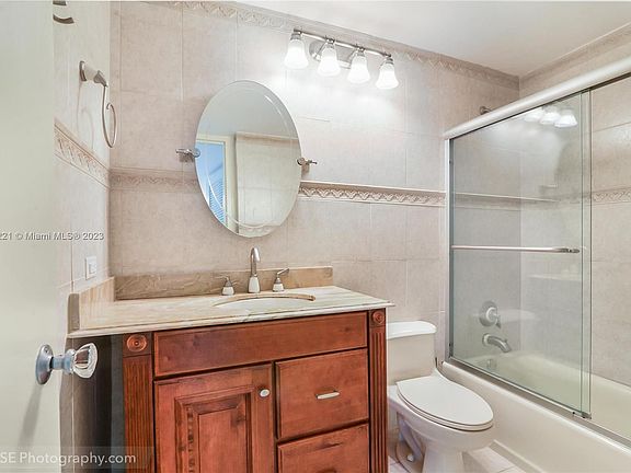5th image of 5055 Collins Ave APT 8B