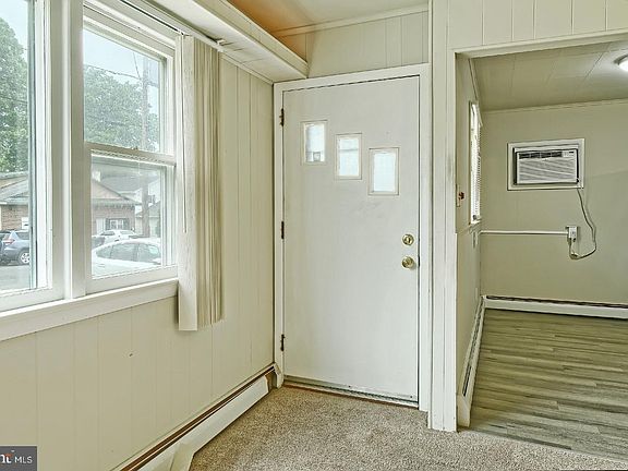 4th image of 1329 Belgrade Ave