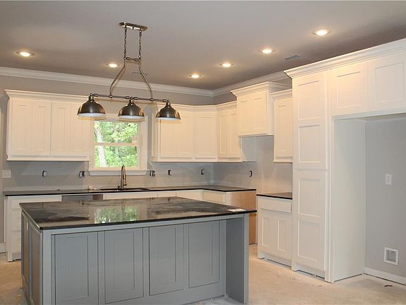 3rd image of 19 Drifton Dr