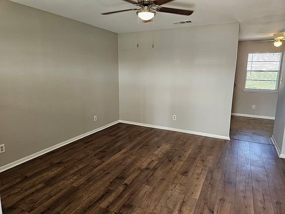 4th image of 2803 Crestview St